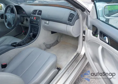 2001 Mercedes-Benz Clk-Class Base (A5) из США, поврежденный, VIN WDBLK70GX1T069063